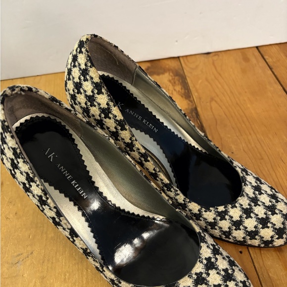 Anne Klein Women’s Pumps Fabric Black White Like Houndstooth Style S. 7.5 M - Picture 10 of 13